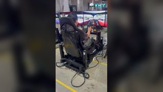 商業ゲームセンター向けの究極の VR レーシング シミュレーター